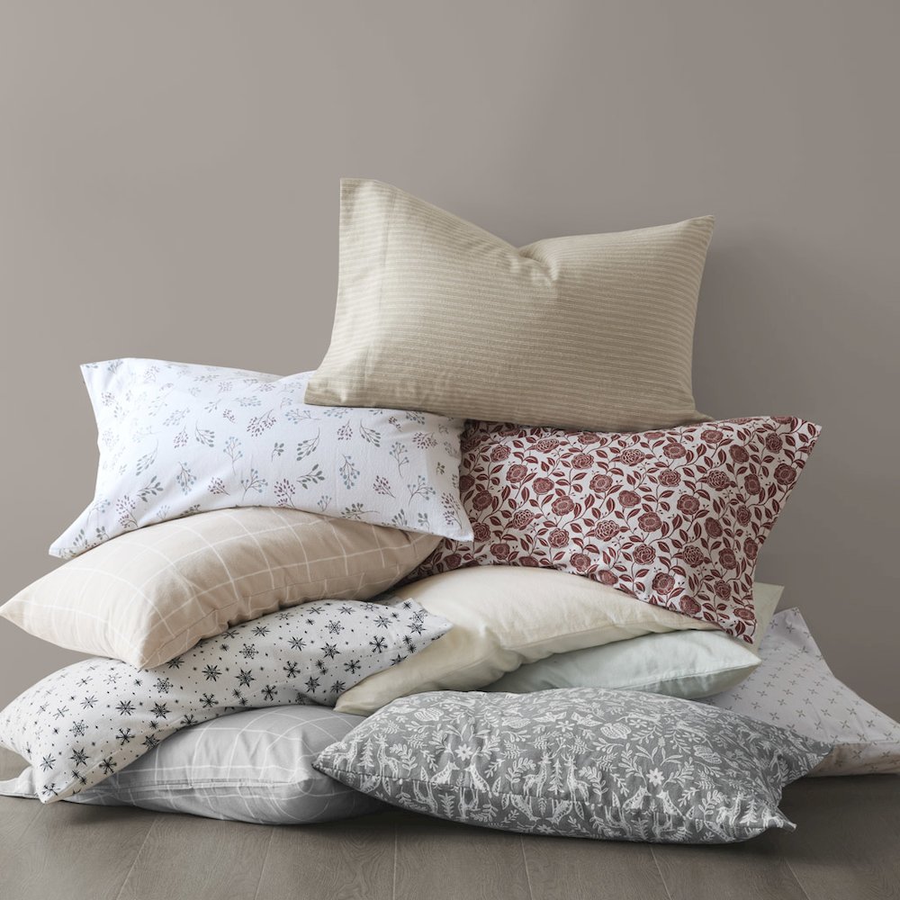 Oversized Cotton Flannel 4 Piece Sheet Set in Rust Floral. Picture 3