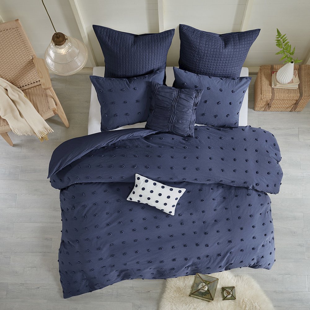 Cotton Jacquard Duvet Cover Set with Euro Shams and Throw Pillows. Picture 4