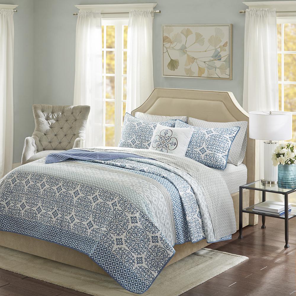 8 Piece Quilt Set with Cotton Bed Sheets. Picture 4