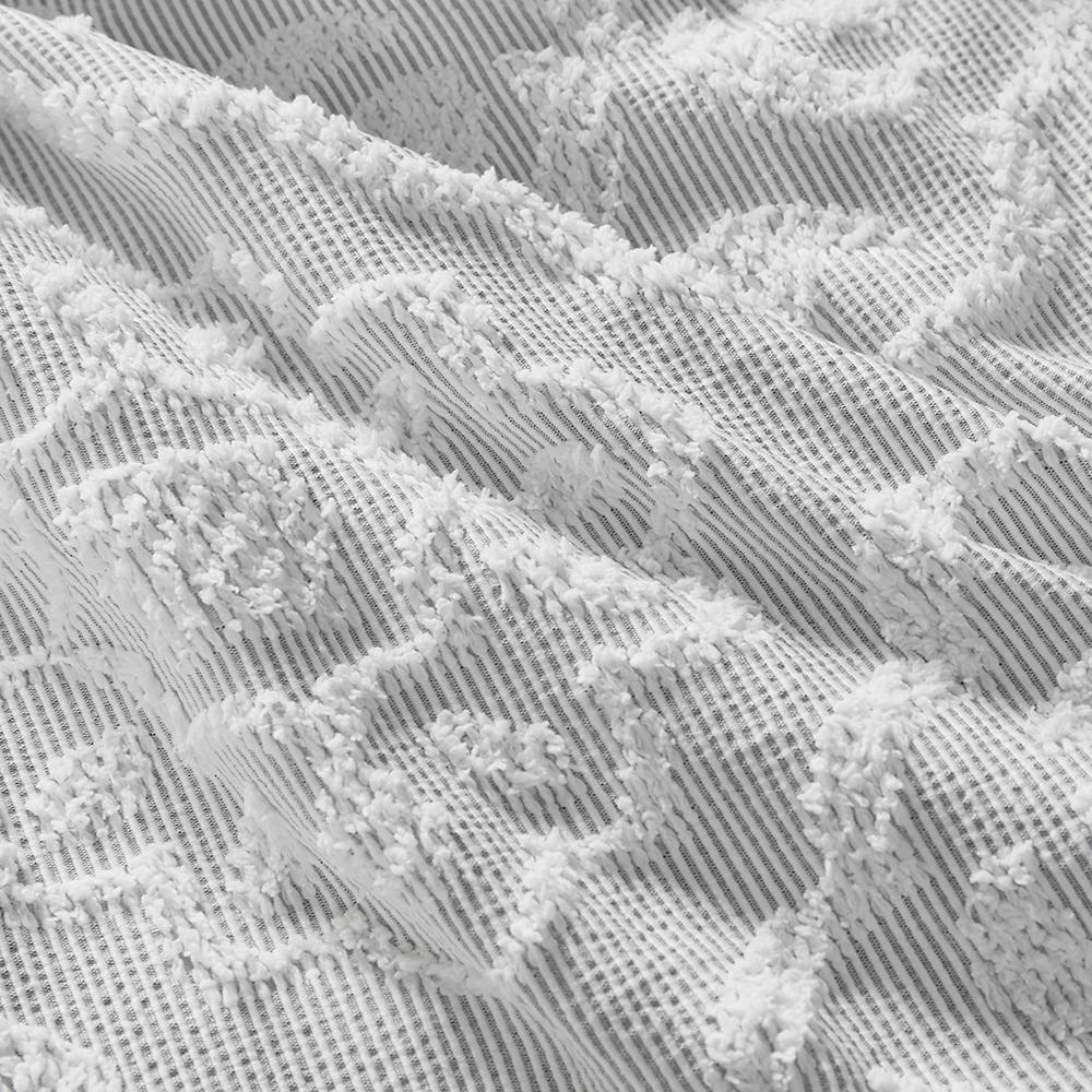 3 Piece Tufted Woven Medallion Duvet Cover Set. Picture 2