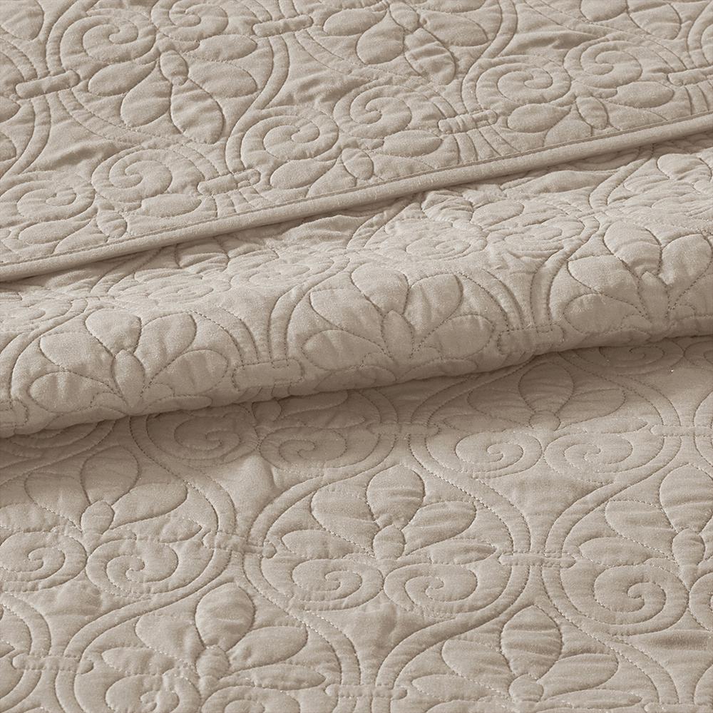 Quebec 3 Piece Reversible Quilt Set, Khaki color. Picture 2