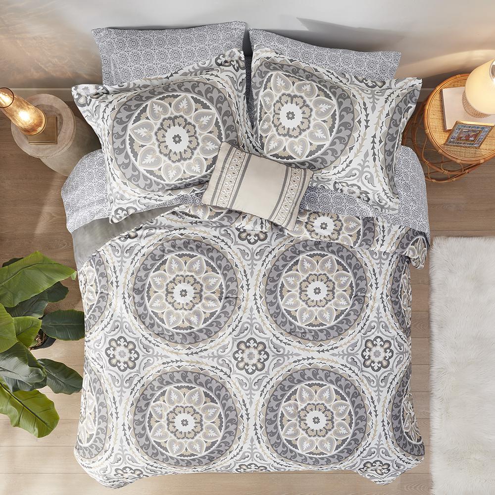 9 Piece Comforter Set with Cotton Bed Sheets. Picture 3