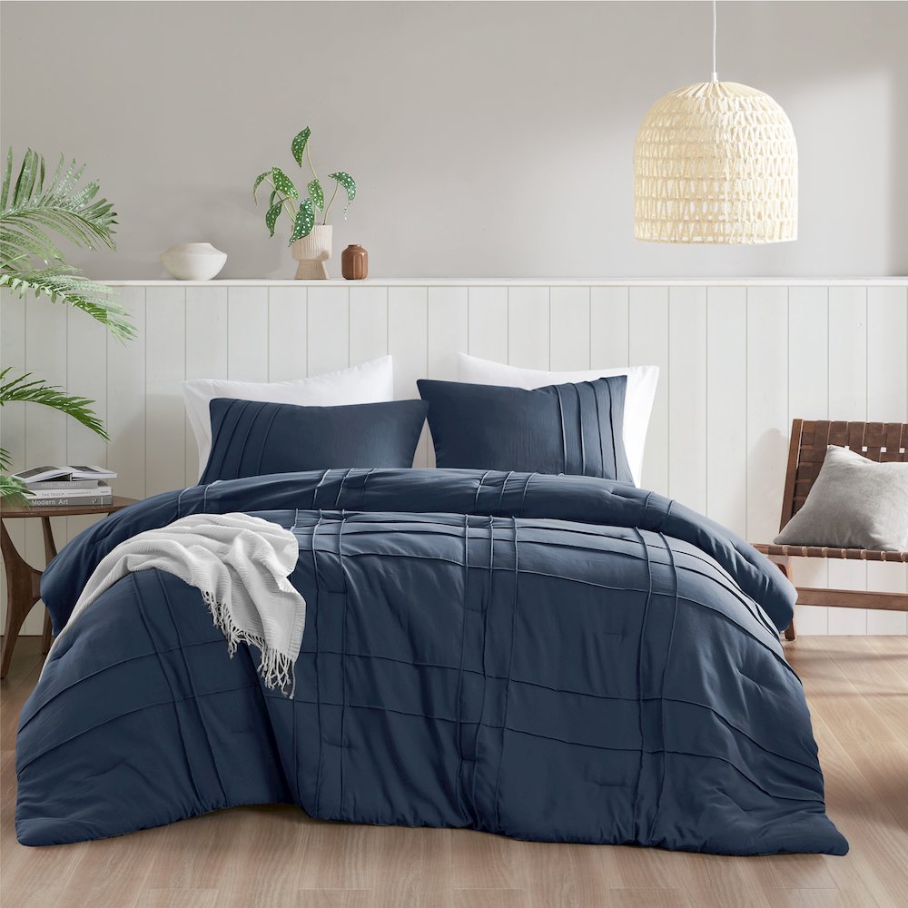 Porter Soft Washed Pleated Comforter Set, Navy color. Picture 1