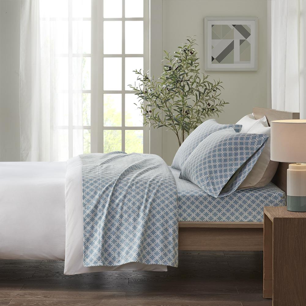 Cozy Flannel Printed Sheet Set, Blue Geo color. Picture 4