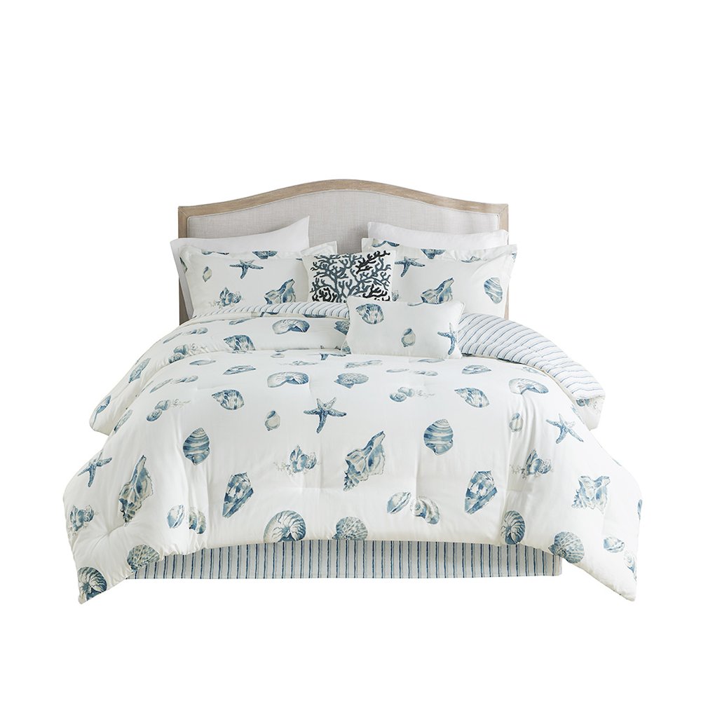 Comforter Set. Picture 1