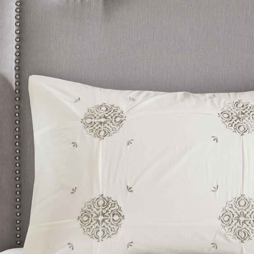4 Piece Embroidered Cotton Reversible Duvet Cover Set. Picture 1