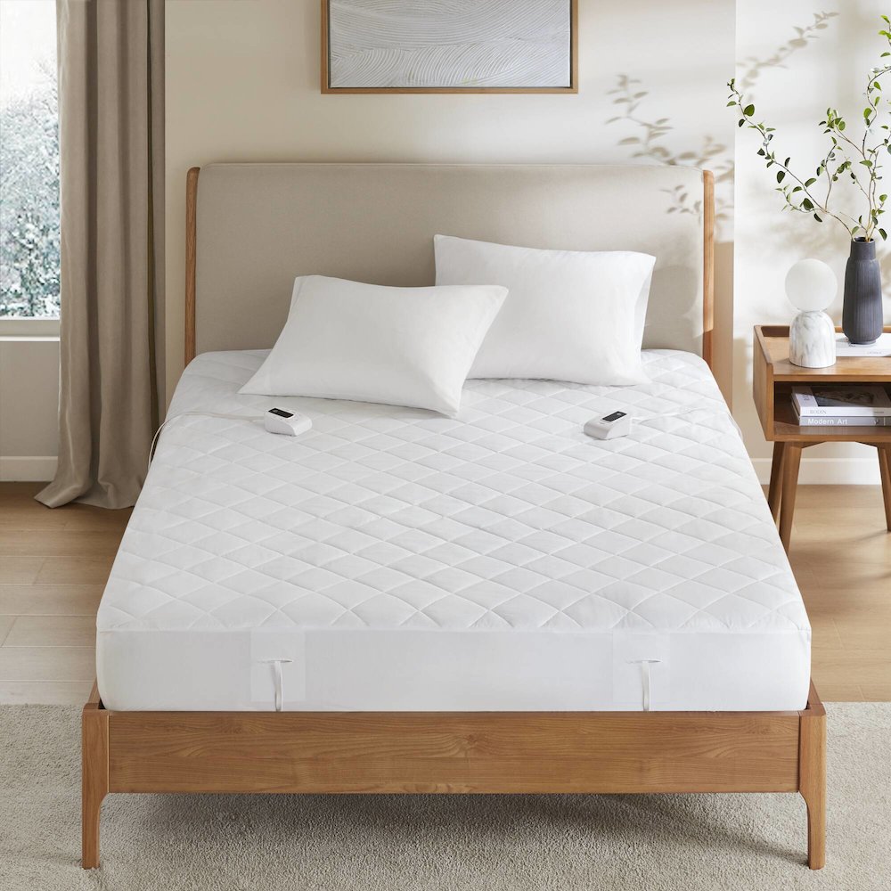 Microfiber Zoned Heated Mattress Pad. Picture 1