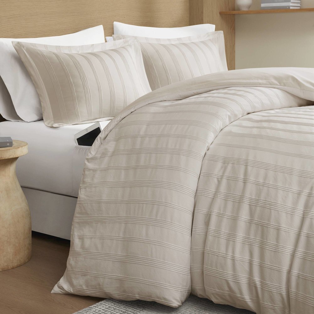 Logan Woven Striped Duvet Set, Neutral color. Picture 4