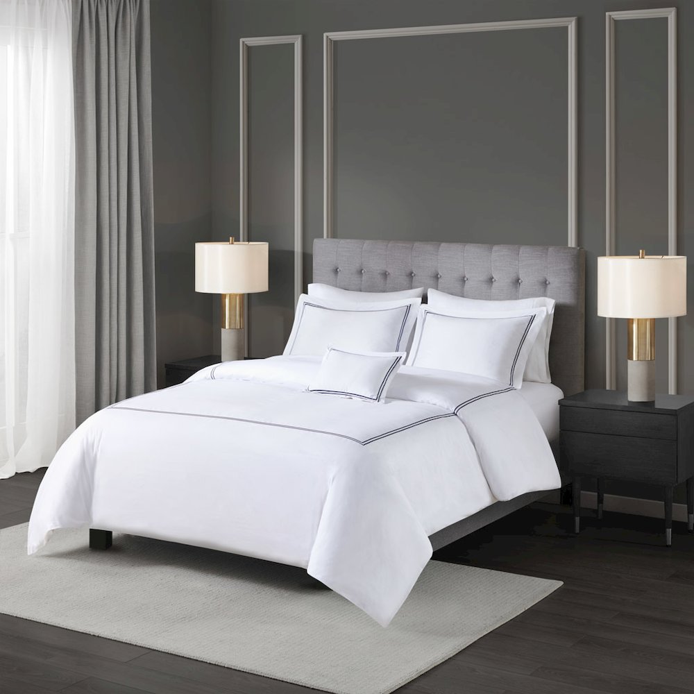 100% Cotton Sateen Embroidered Duvet Cover Set. Picture 4