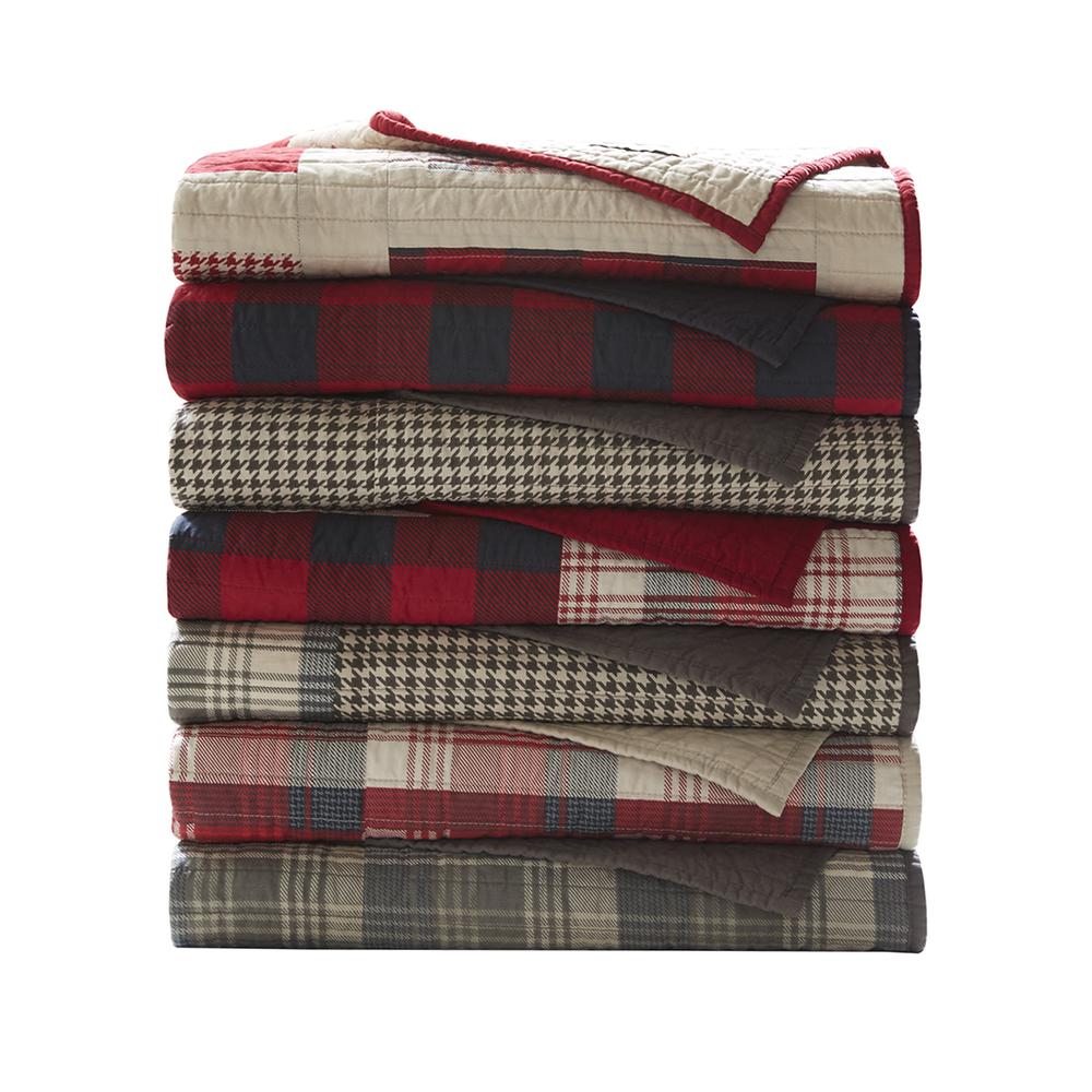 Quilted Throw. Picture 1