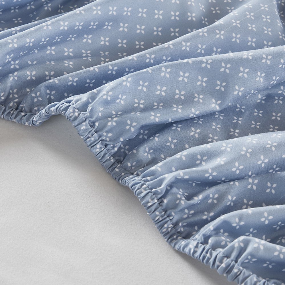 Luna Floral Comforter Set with Bed Sheets, Blue color. Picture 3