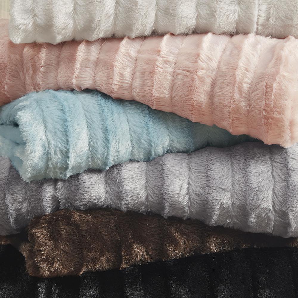 Long Fur Throw. Picture 1