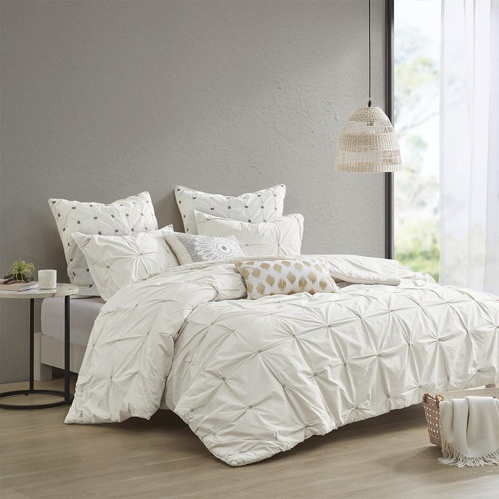 3 Piece Elastic Embroidered Cotton Duvet Cover Set. Picture 4