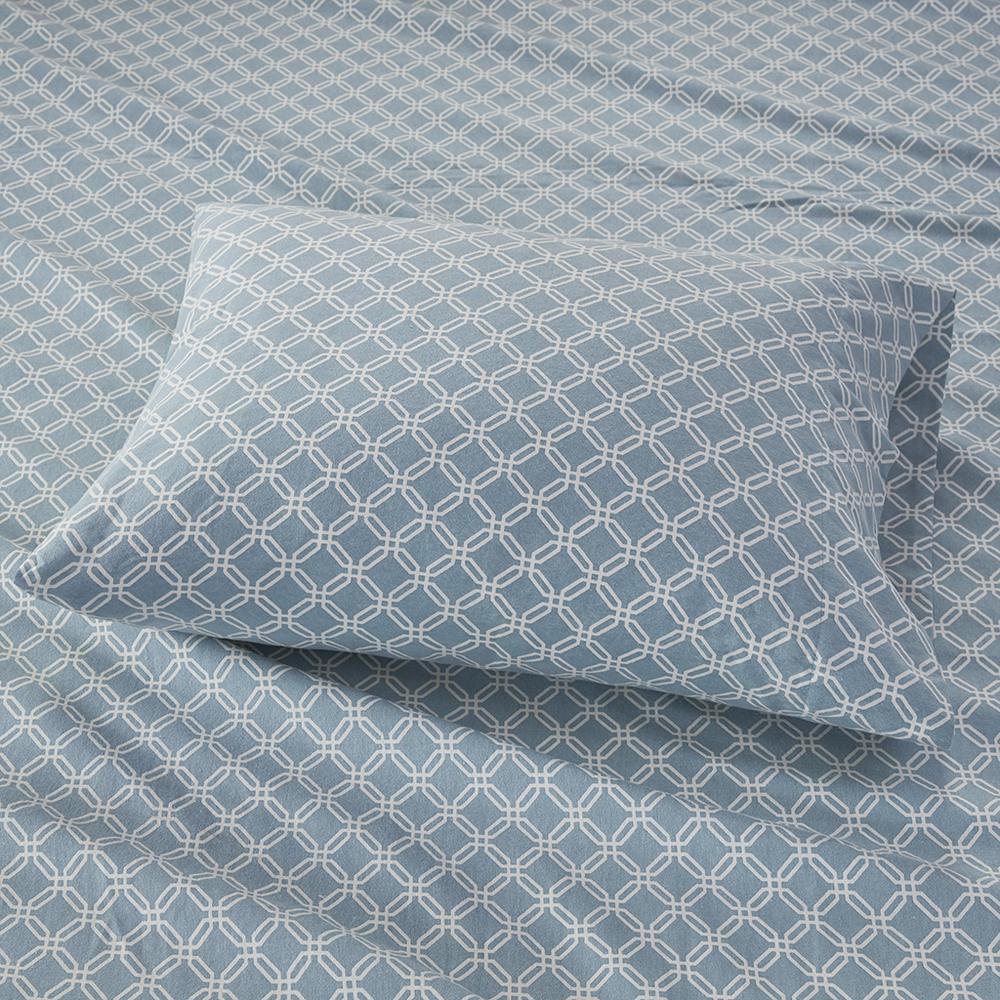 Cozy Flannel Printed Sheet Set, Blue Geo color. Picture 2