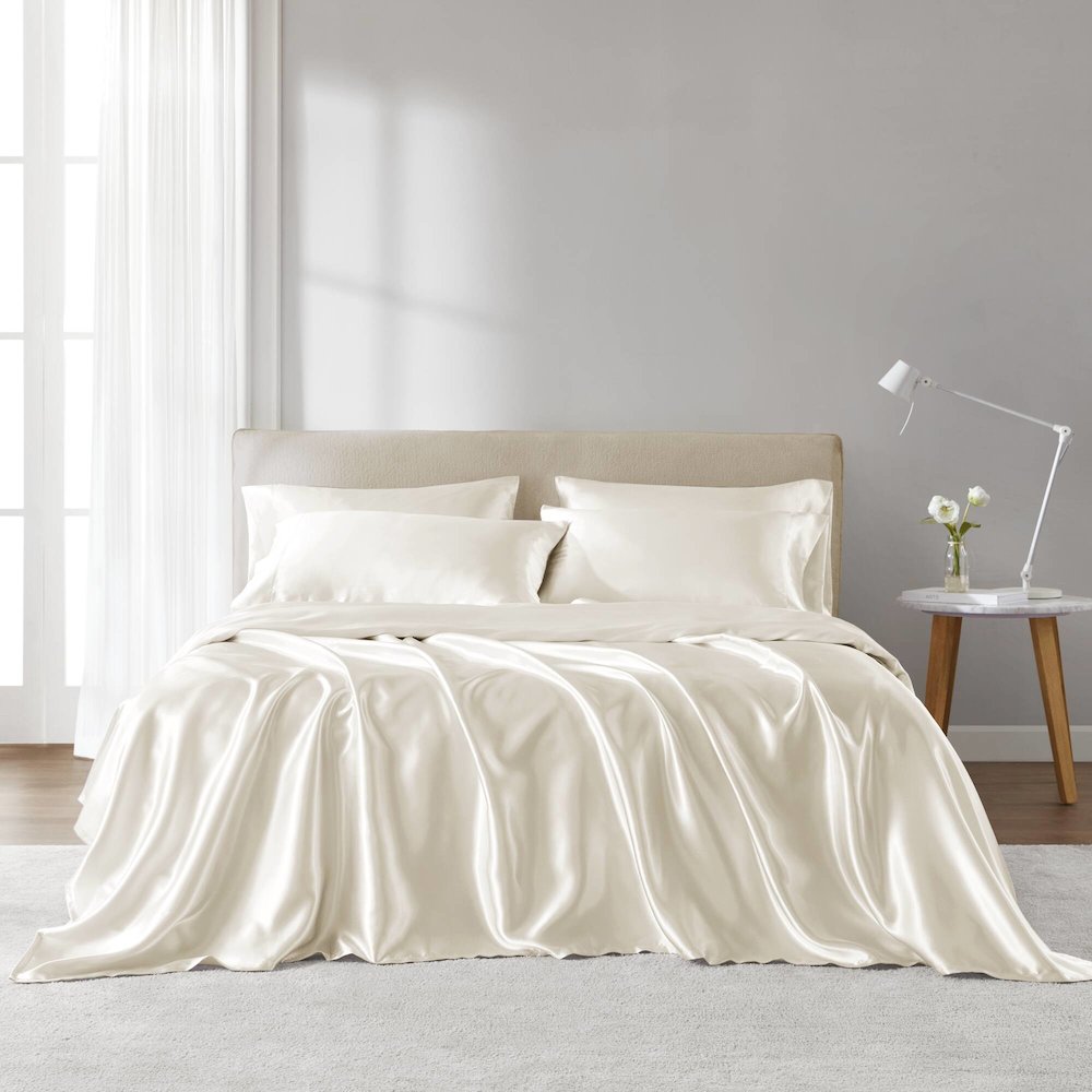 Satin Luxury 6 PC Sheet Set, Ivory color. Picture 1