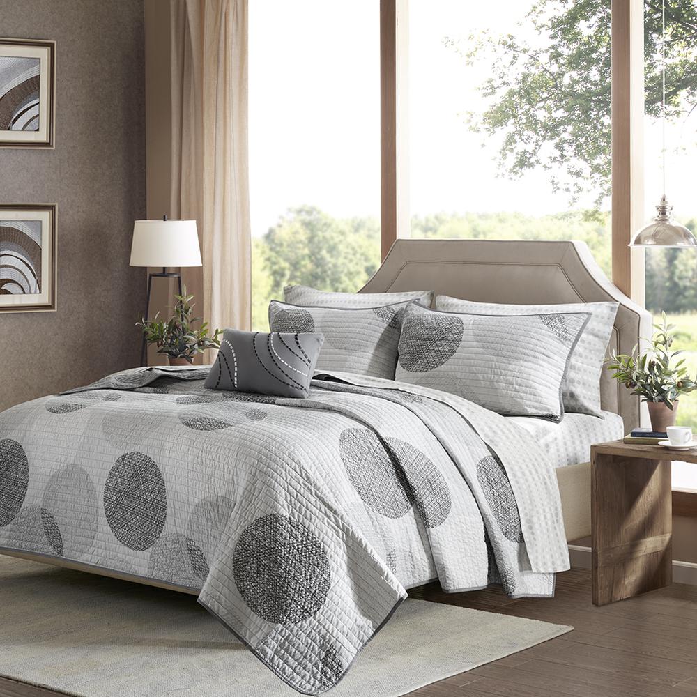 Knowles 6 Piece Quilt Set with Cotton Bed Sheets, Grey color. Picture 4