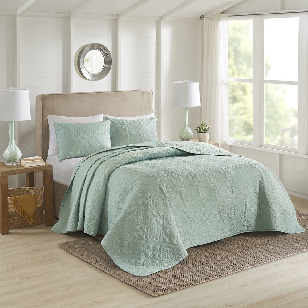 Oakley 3 Piece Reversible Bedspread Set, Seafoam color. Picture 2