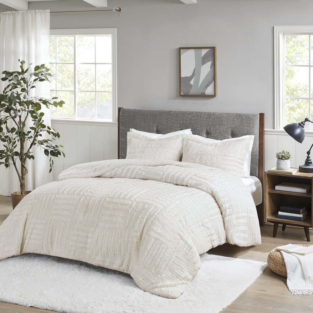 Fur Down Alternative Comforter Mini Set. Picture 4