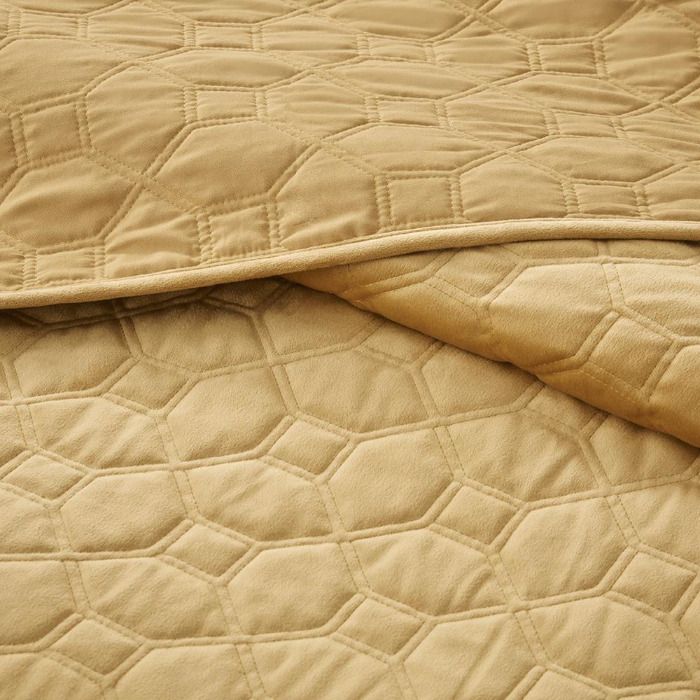 Harper 3 Piece Velvet Quilt Set, Mustard color. Picture 1