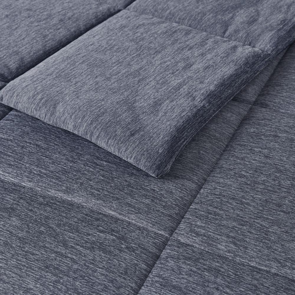 Oversized Down Alternative Comforter. Picture 4