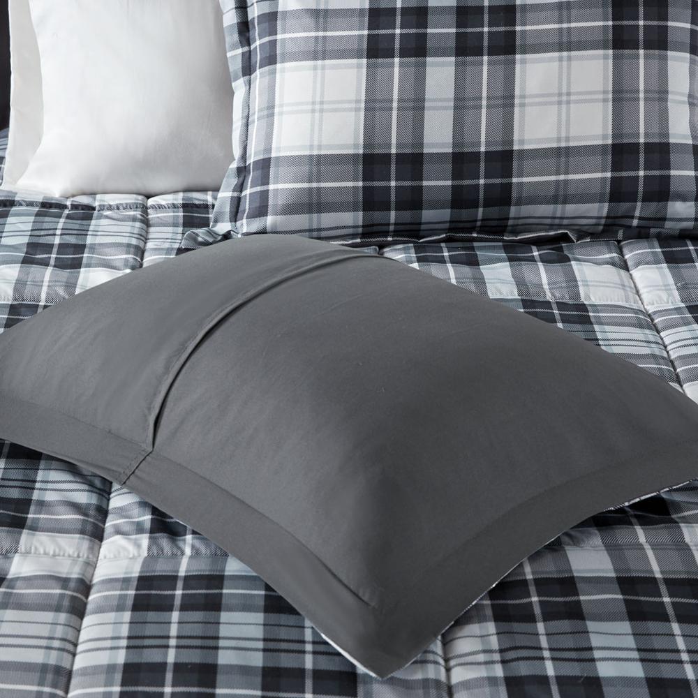 3M Scotchgard Down Alternative All Season Comforter Set. Picture 2