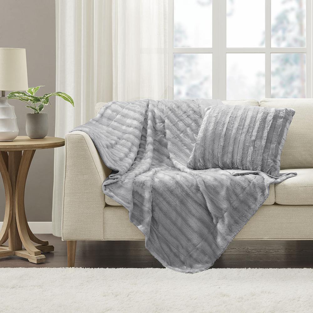 Long Fur Throw. Picture 2