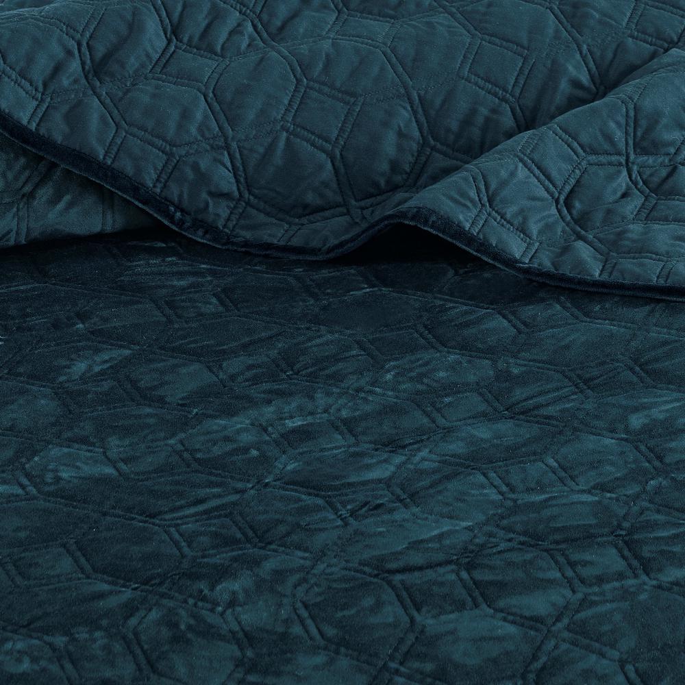 Harper 3 Piece Velvet Quilt Set, Teal color. Picture 2