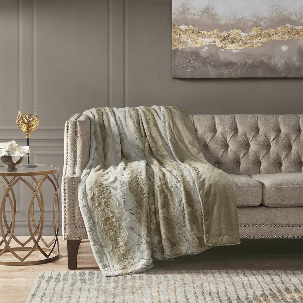 Oversized Faux Fur Throw. Picture 4