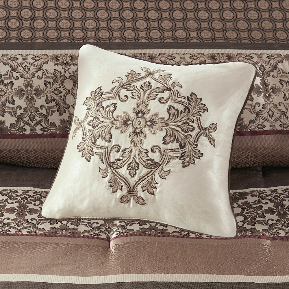 7 Piece Comforter Set. Picture 3