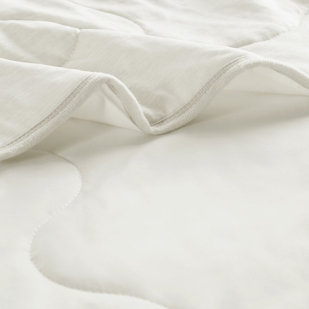Cooling Touch Down Alternative Throw in Ivory Color. Picture 4