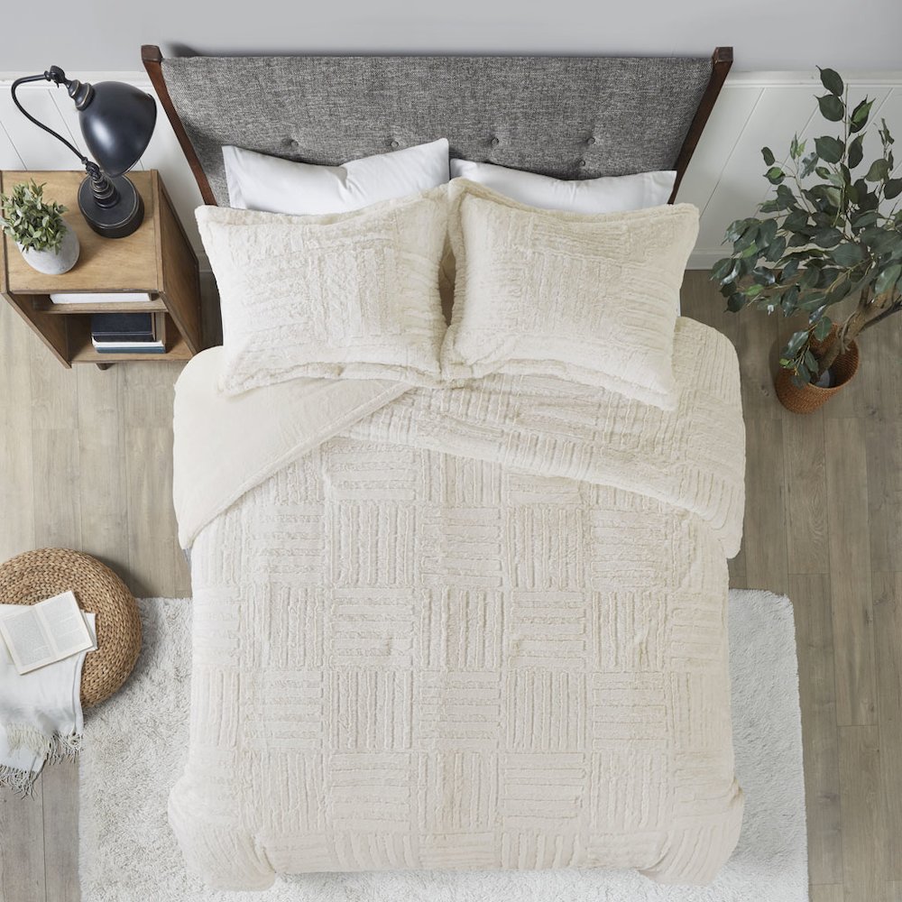 Fur Down Alternative Comforter Mini Set. Picture 2