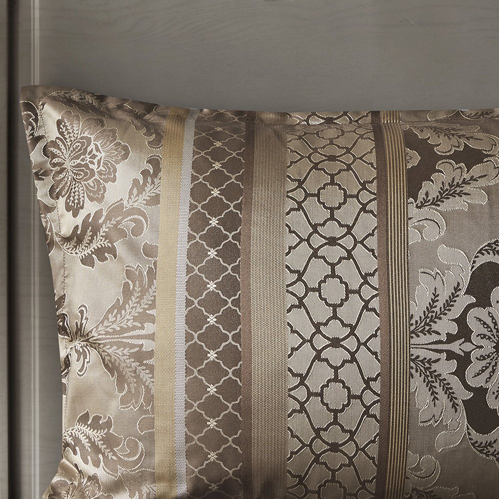 7 Piece Jacquard Comforter Set. Picture 1