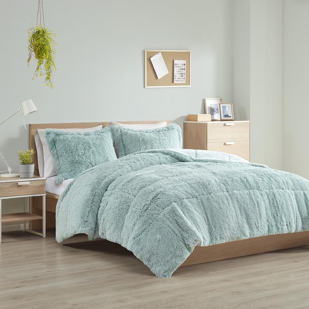 Shaggy Long Fur Comforter Mini Set. Picture 4