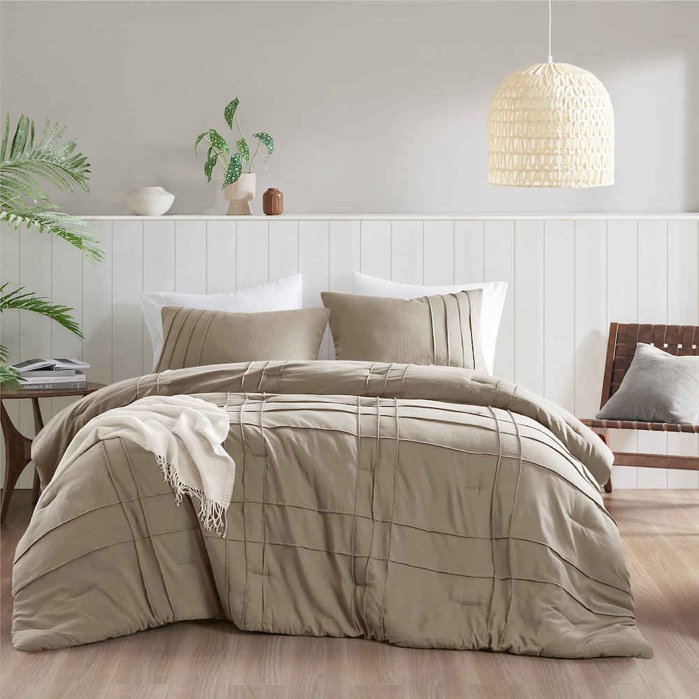 Porter Soft Washed Pleated Comforter Set, Khaki color. Picture 1