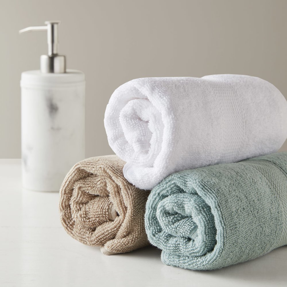 500GSM Plush Towel Set, White color. Picture 4