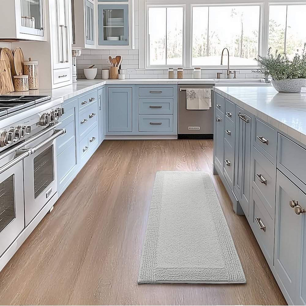 100% Cotton Tufted 3000 GSM Reversible Bath Rug. Picture 3