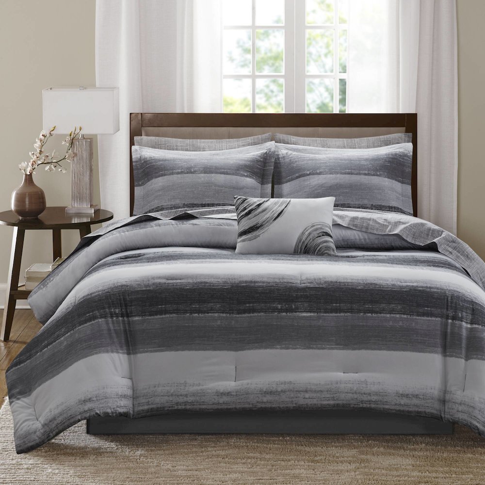 7 Piece Comforter Set with Cotton Bed Sheets. Picture 1