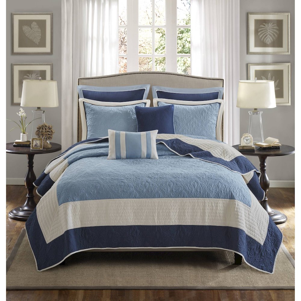 7 Piece Quilt Set with Euro Shams and Throw Pillows. Picture 2
