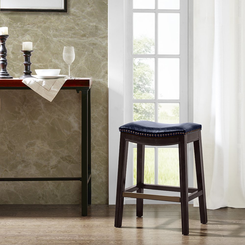 Saddle Counter Stool. Picture 4