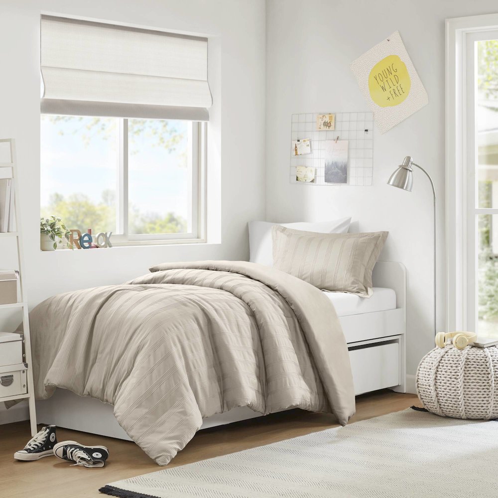 Logan Woven Striped Duvet Set, Neutral color. Picture 1