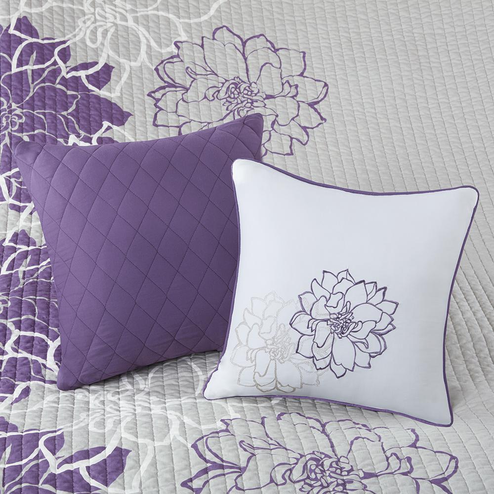 6 Piece Printed Cotton Quilt Set with Throw Pillows. Picture 1