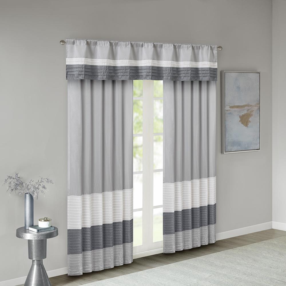 Polyoni Pintuck Valance. Picture 1