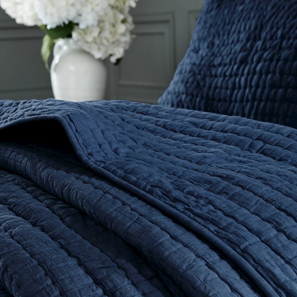 3 Piece Hand Quilted Cotton Quilt Set. Picture 2