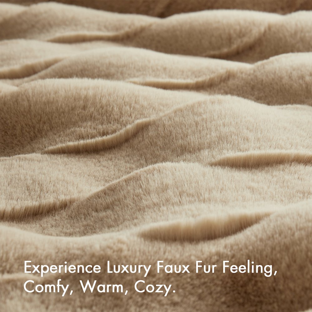 Vivienne Faux Fur Throw, Tan color. Picture 2