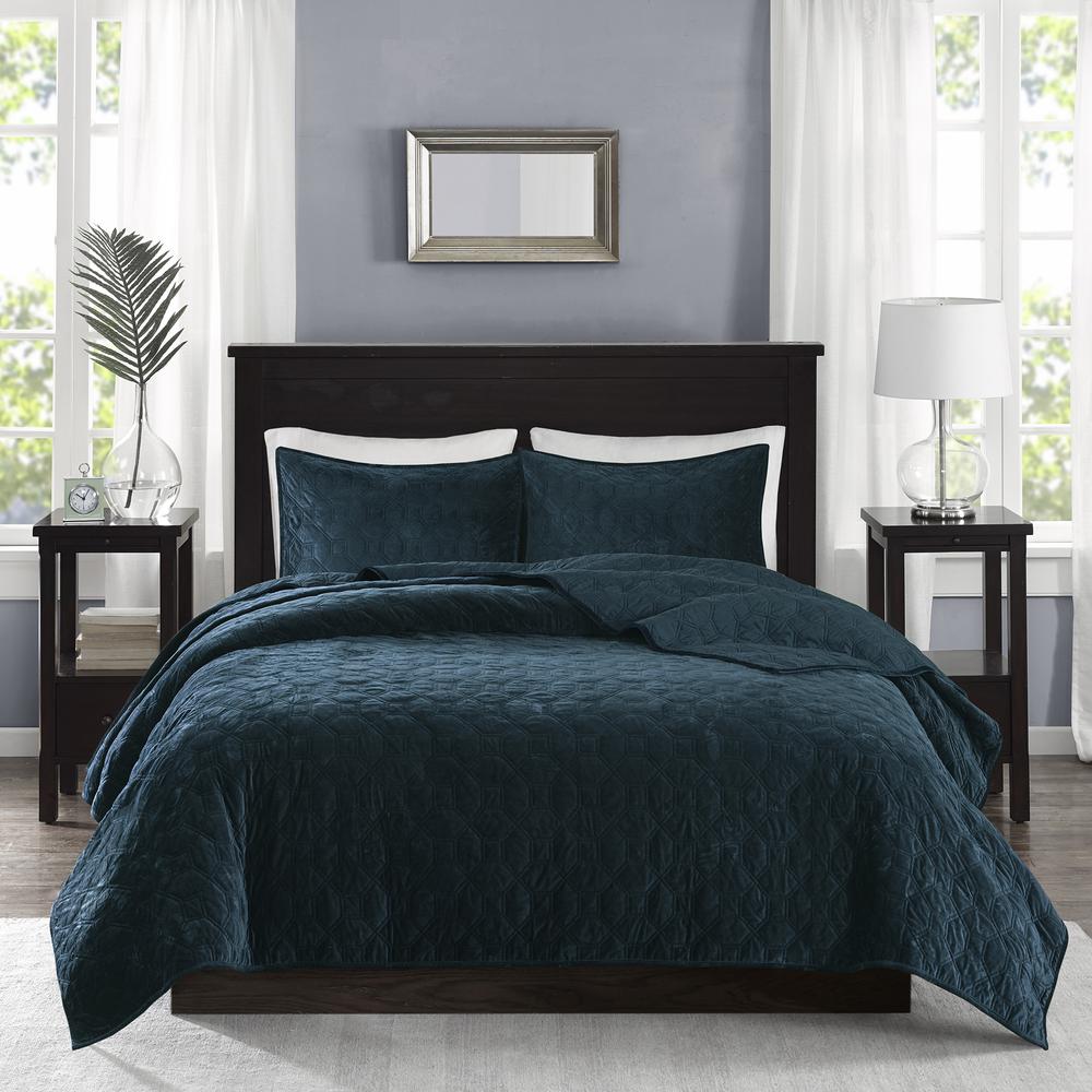 Harper 3 Piece Velvet Quilt Set, Teal color. Picture 3