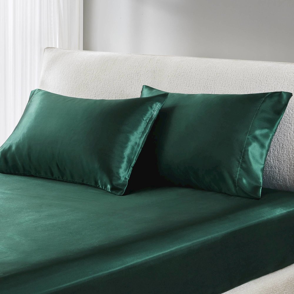 Satin Luxury 2 PC Pillowcases in Emerald. Picture 1