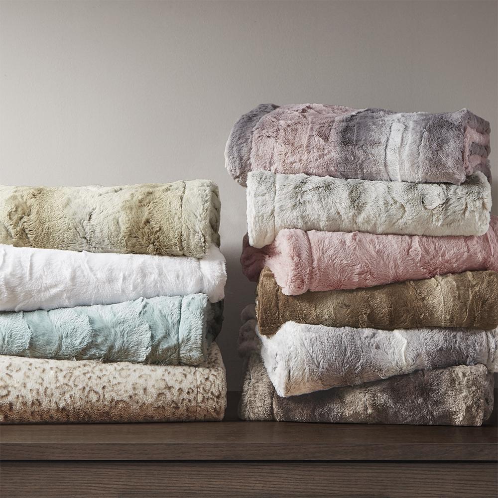 Oversized Faux Fur Throw. Picture 5