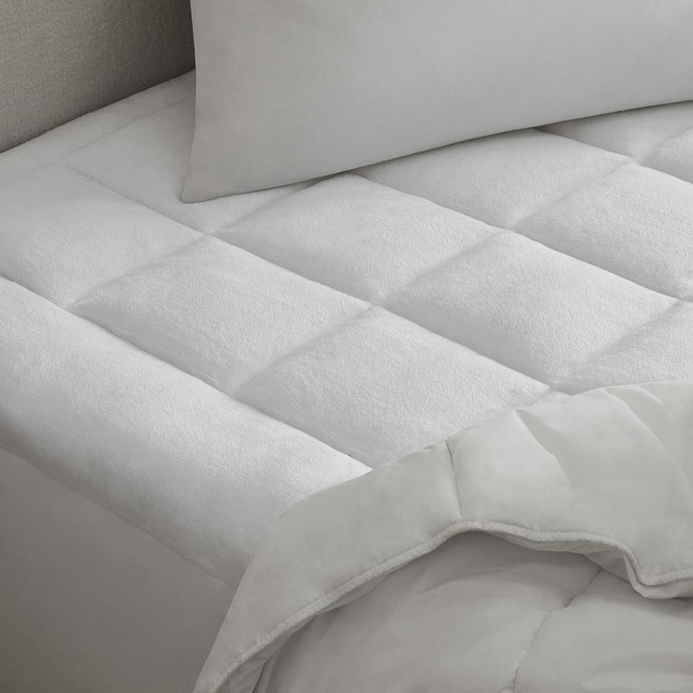 Overfilled Plush Hypoallergenic Down Alternative Waterproof Mattress Pad. Picture 3