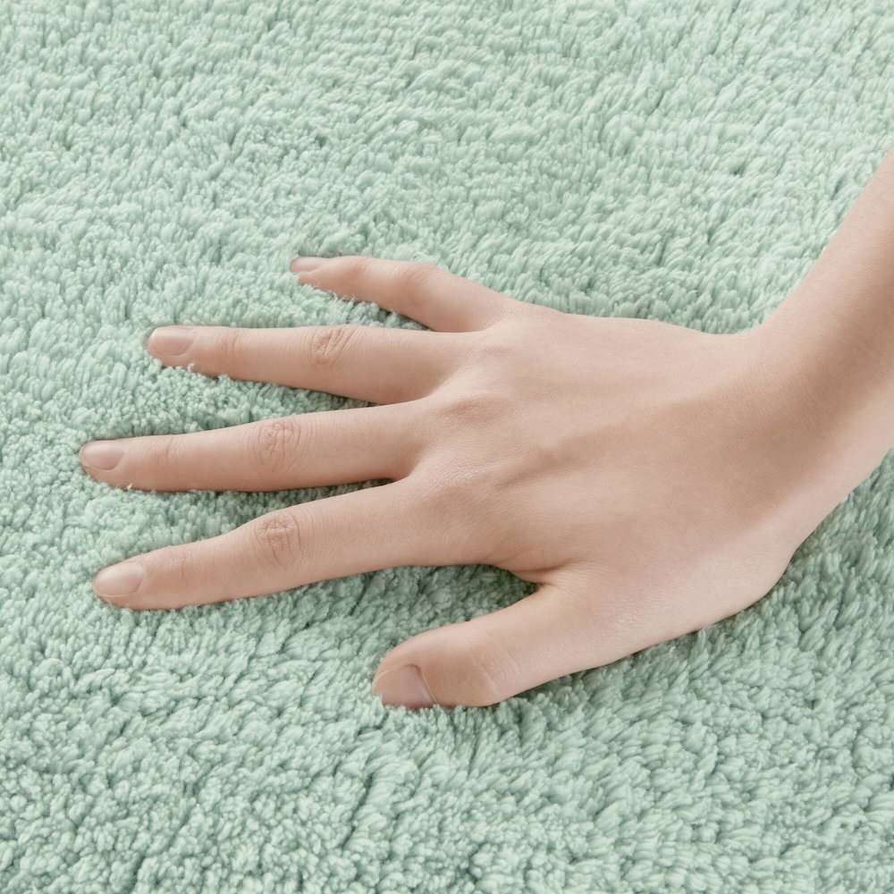 100% Cotton Tufted 3000 GSM Reversible Bath Rug. Picture 3