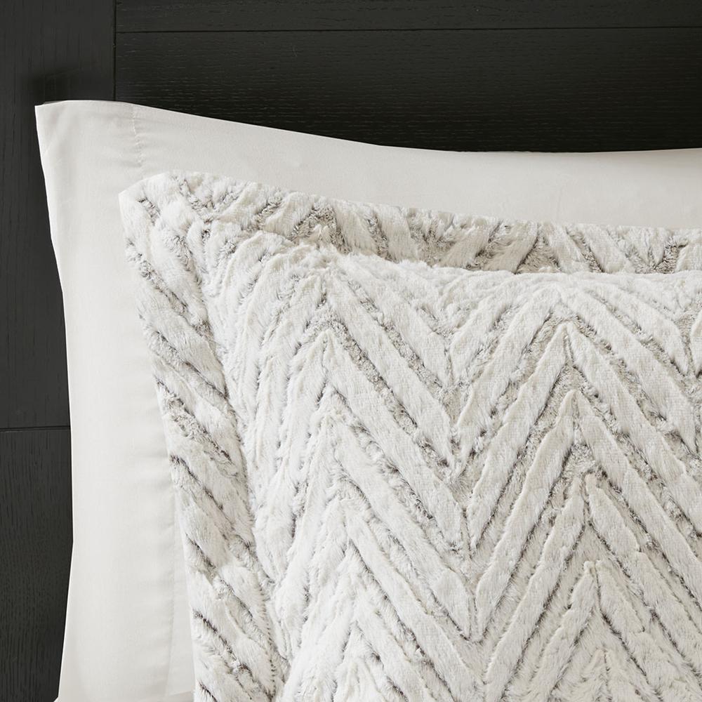 Luxe Plush Chevron Print Comforter Set, Belen Kox. Picture 1